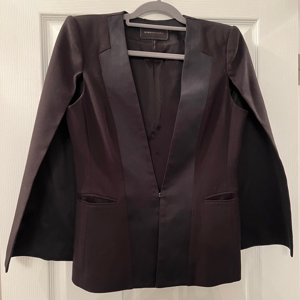 BCBG MAXAZRIA CAPE BLAZER